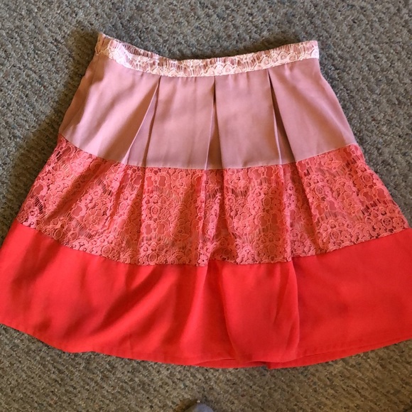 C. Luce - Tri colored,  flowy skirt with lace. Size L - Picture 6 of 6